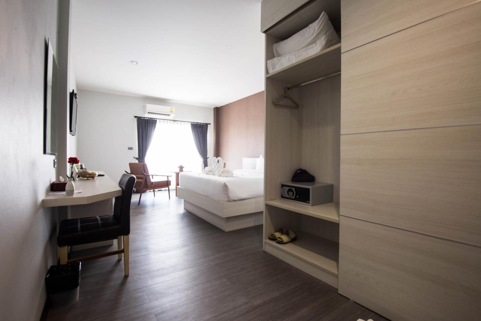 Socool Grand Hotel Nang Rong Buitenkant foto