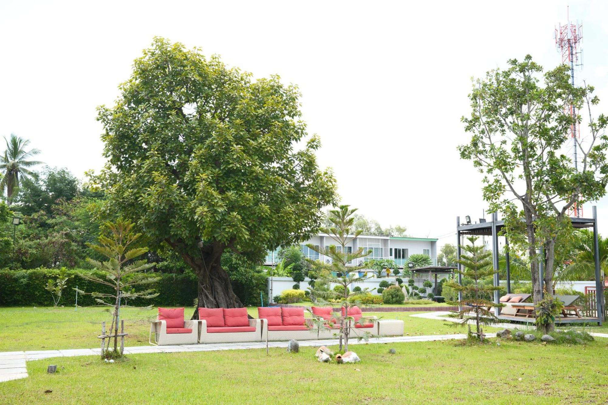 Socool Grand Hotel Nang Rong Buitenkant foto