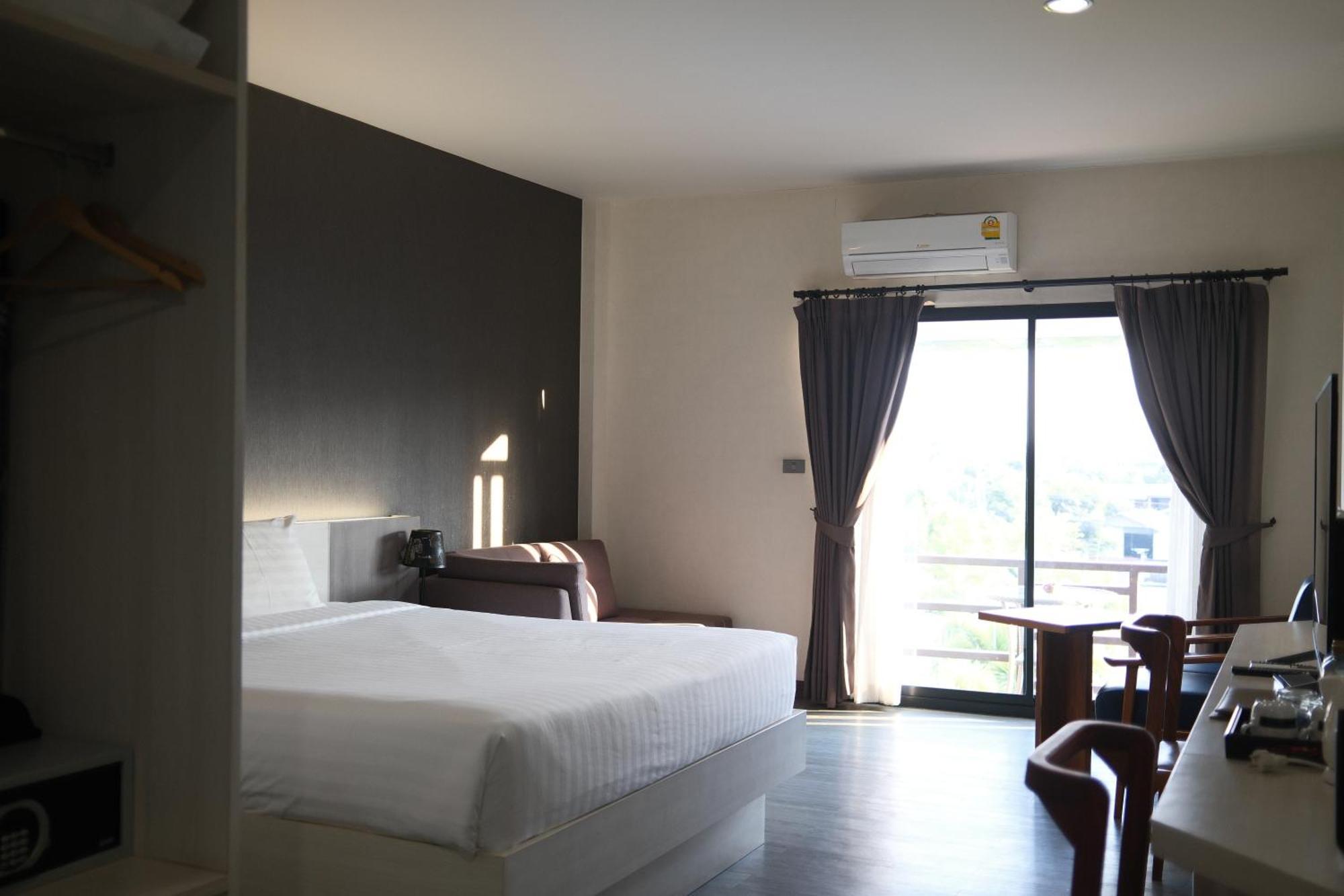 Socool Grand Hotel Nang Rong Buitenkant foto