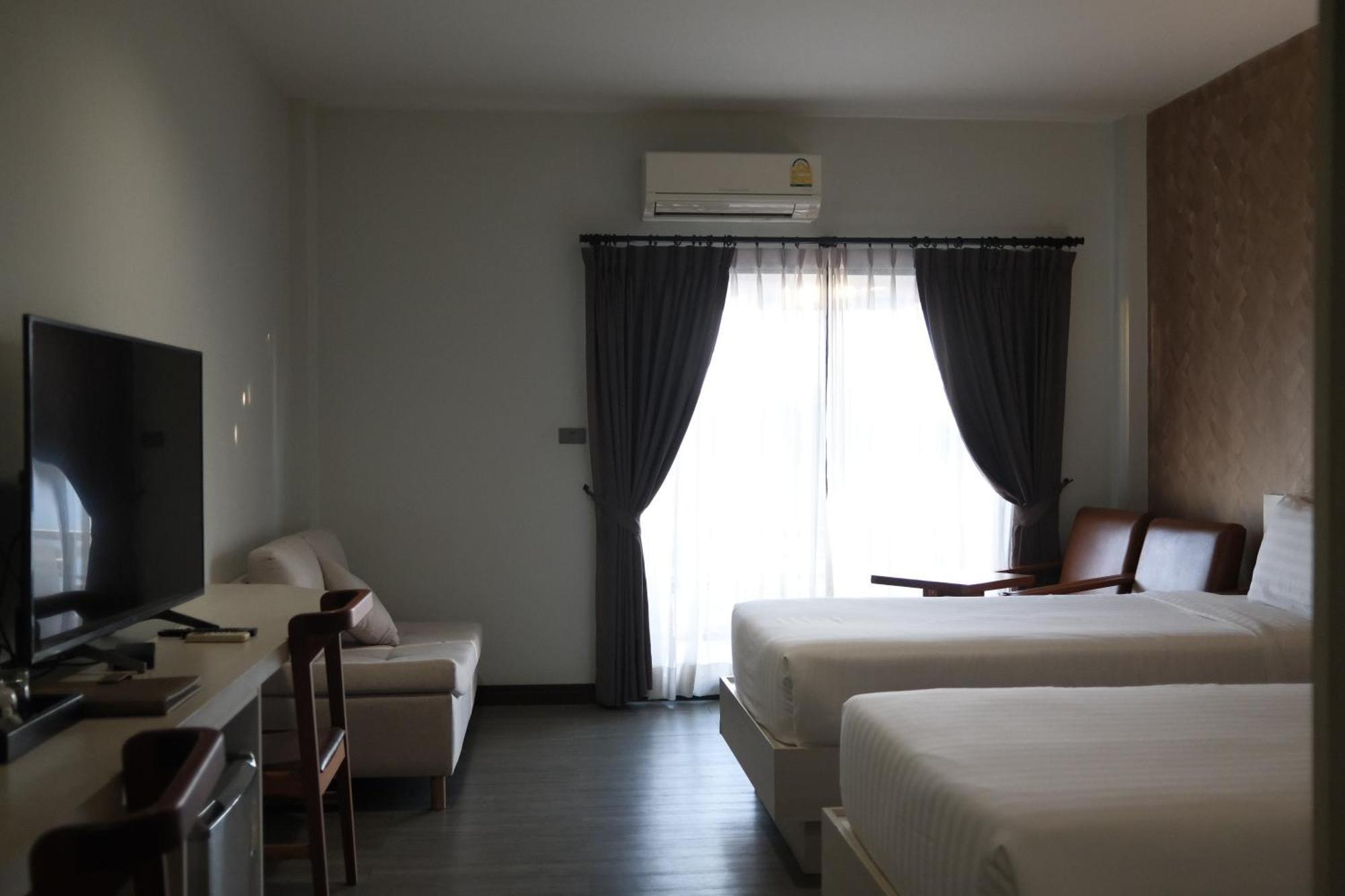 Socool Grand Hotel Nang Rong Buitenkant foto