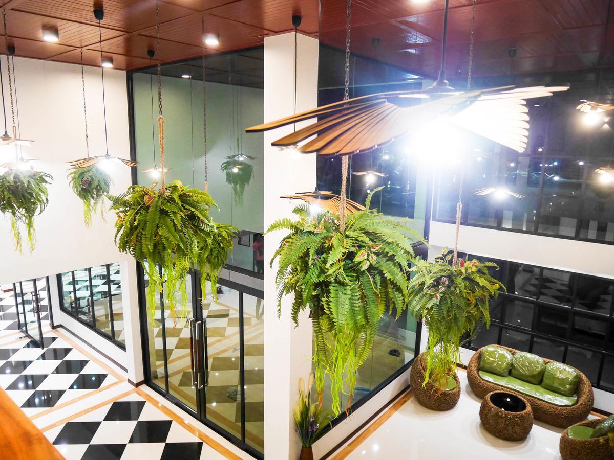 Socool Grand Hotel Nang Rong Buitenkant foto